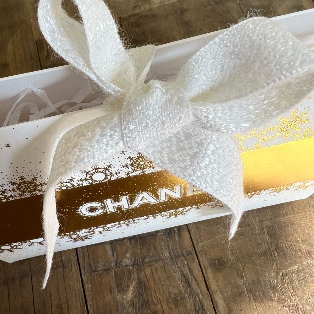 Limited edition CHANEL gift bag - Picture 4 of 5